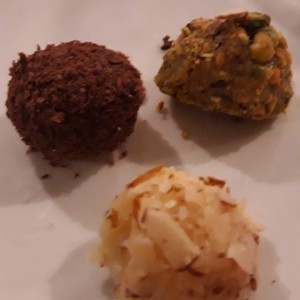 Brigadeiros. Exquisitos.