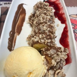 BANANO TEMPURA CON HELADO