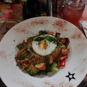 PAD KEE MAO DE POLLO
