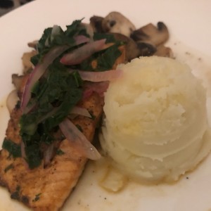 Salmon con Hongos
