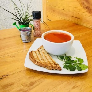 sopa de tomate