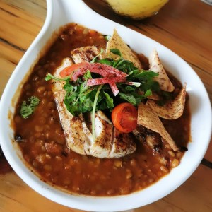 pollo en lentejas