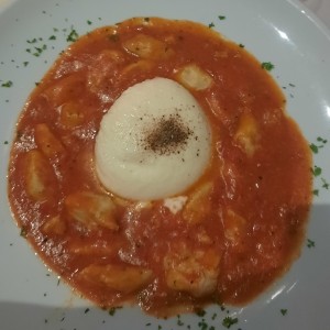 nioqui alla burrata