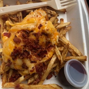 papas con queso y tocino 
