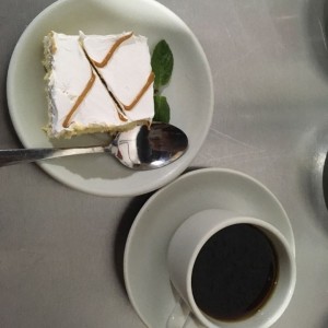 café y pastel