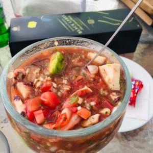 ceviche mixto, pulpo y camaron