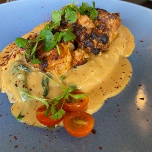 Cogarra de maral agillo con salsa de chorizo y pire de malanga