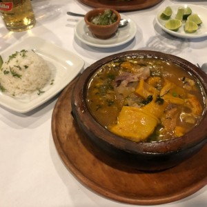 Caldo Pata de res