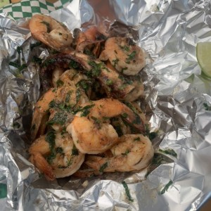 Pulpo y camarones al ajillo