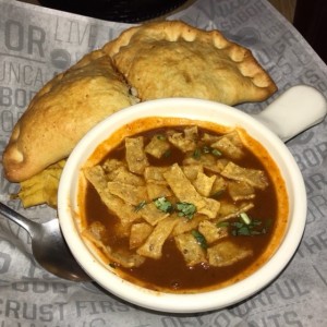 2 de 4: Sopa + Calzonne