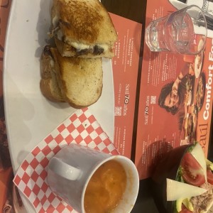 Grilled cheese & tomato soup