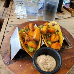 Tacos de salmón