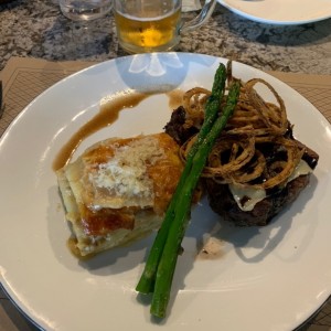 lomito luka con papa gratinada 