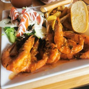 Camarones al ajillo