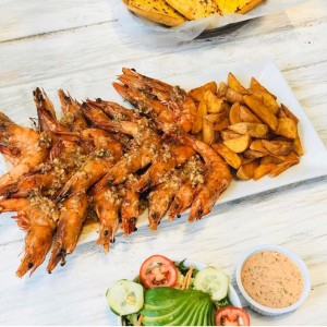 Mega de Camarones al Ajillo