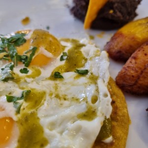 huevos con salsa de chiltepe