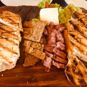 La tabla de chorizo y milanesa