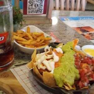 Nachos (Happy Hour) Q25