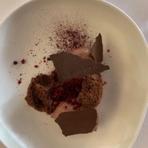 mousse de chocolate y fresas