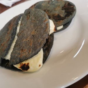 Tortillas con.... - Con queso chancol