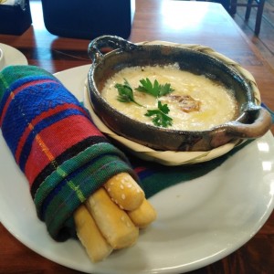Queso Fundido con Chorizo