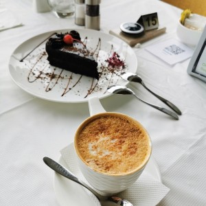 Pastel de chocolate amargo