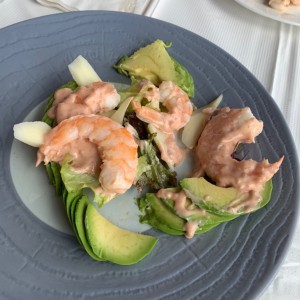 Camarones y aguacate