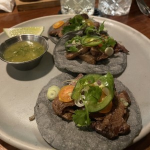Tacos de lengua en su jugo 