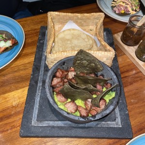 Molcajete de Chicharron de Res