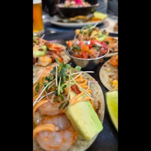tacos de camarón y pulpo