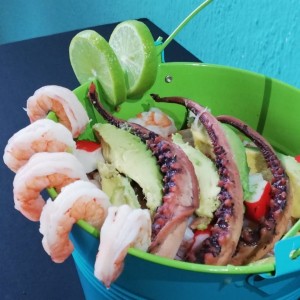 Ellos tienen un Cubetazo de Ceviche deliciosisimo. 