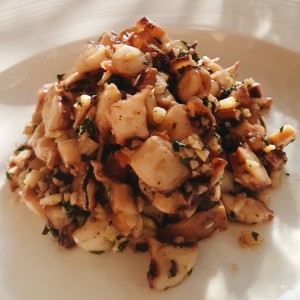 Pulpo al Ajillo