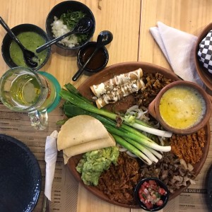 Taquiza para compartir (trae 15 tortillas adicionales)
