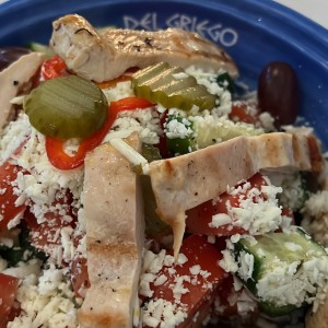 Ensalada Griega con Pollo