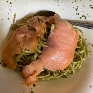 pasta almpeato con salmon ahumado 