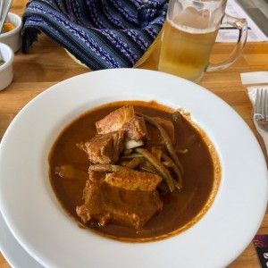 Pepian de costilla de res