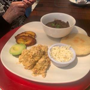 Desayuno criollo