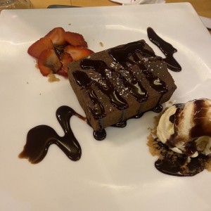 Brownie con helado 
