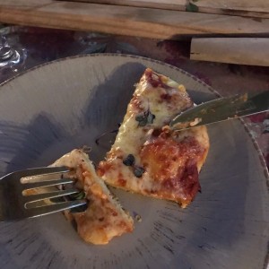 Pizza tres quesos
