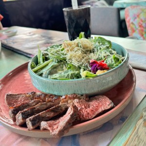 Ensalada César con lomito