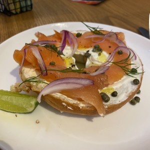 Bagel Con Salmon 