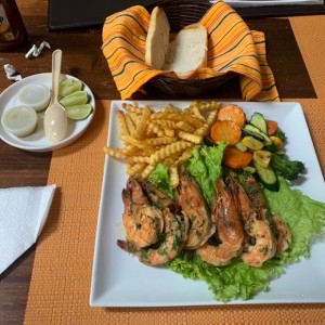 Camarones al ajillo