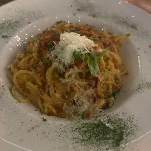 Linguini a la carbonara con chorizo joselito