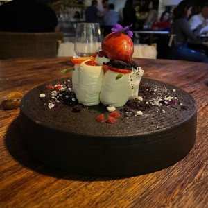 Chocholate blanco con helado de fresa