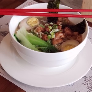 Ramen de cerdo