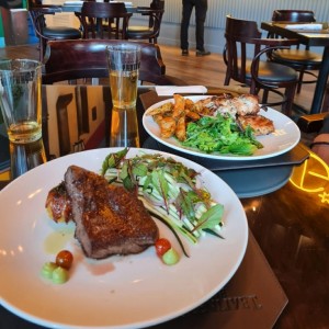 la maru y pollo excelente comida ambiente y servicio
