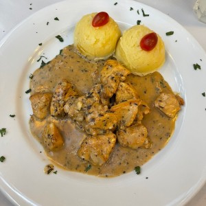 Pollo con vino blanco