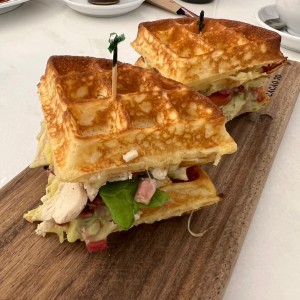 Outlaw chicken waffle