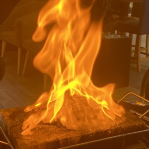 Lomo en Tabla de Sal con flameado de Mezcal.