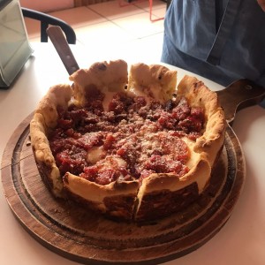 Deep dish margarita con extra de panceta